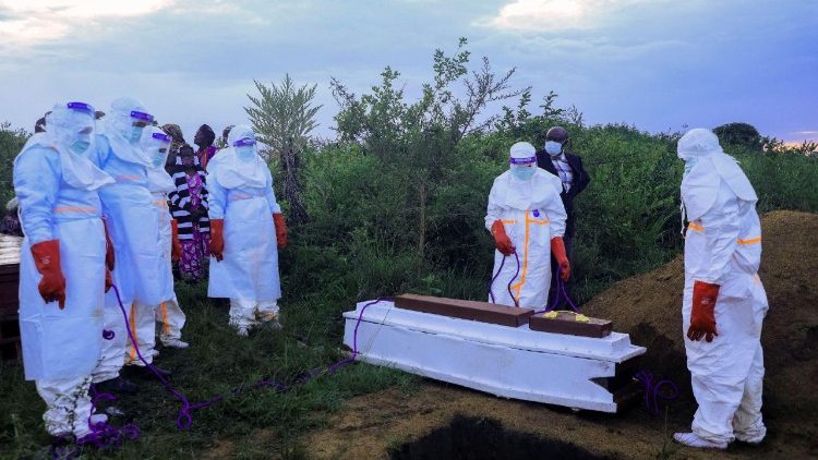 RDC - Ebola : plus de 800 cas confirmés pour environ 200 décès