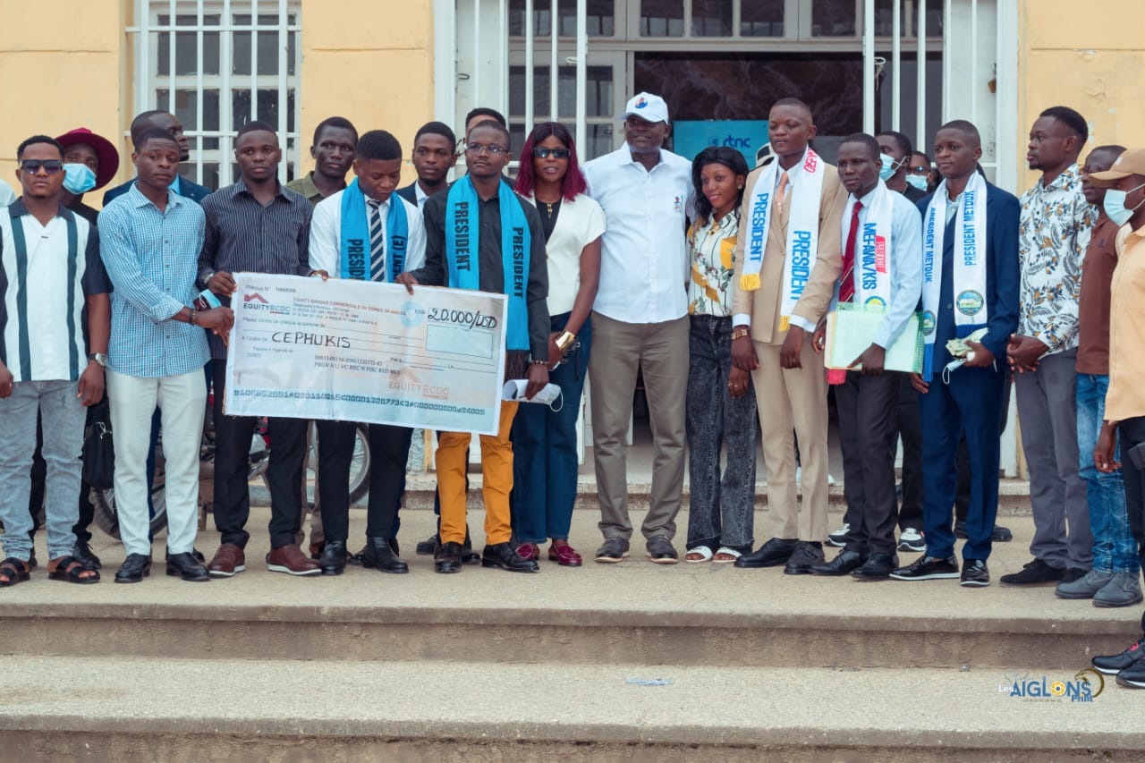 Kisangani : le gouverneur Bakomito soutient les étudiants du Haut-Uele avec 20.000 dollars