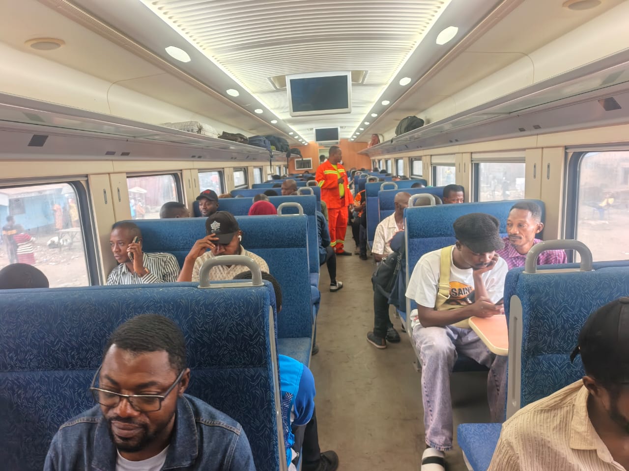 Kinshasa : le train urbain relancé après 15 ans d’arrêt