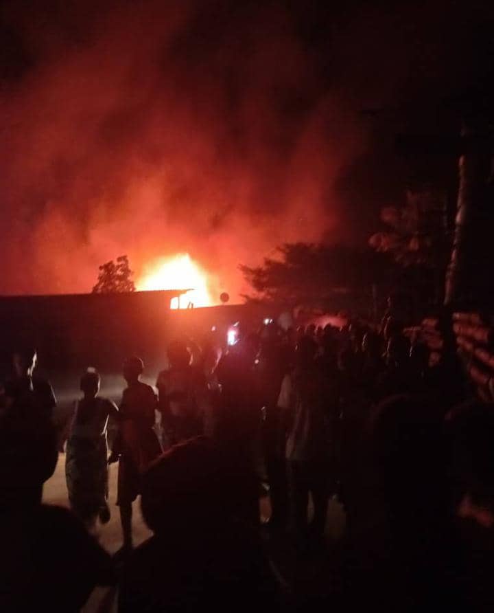 RDC : le pays brûle, les feux ont dévasté l’intendance de l’Université de Kisangani