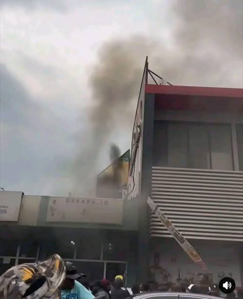 Kinshasa : quatre boutiques parties en fumée dans un incendie à Assanef