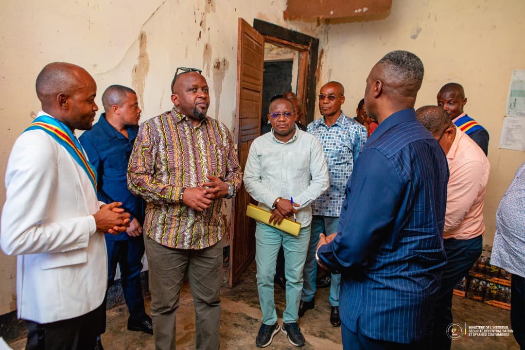 RDC : le VPM Shabani Lukoo réunit les gouverneurs du Kasaï Central et du Kasaï Oriental pour désamorcer le conflit de limites autour du lac Munkamba