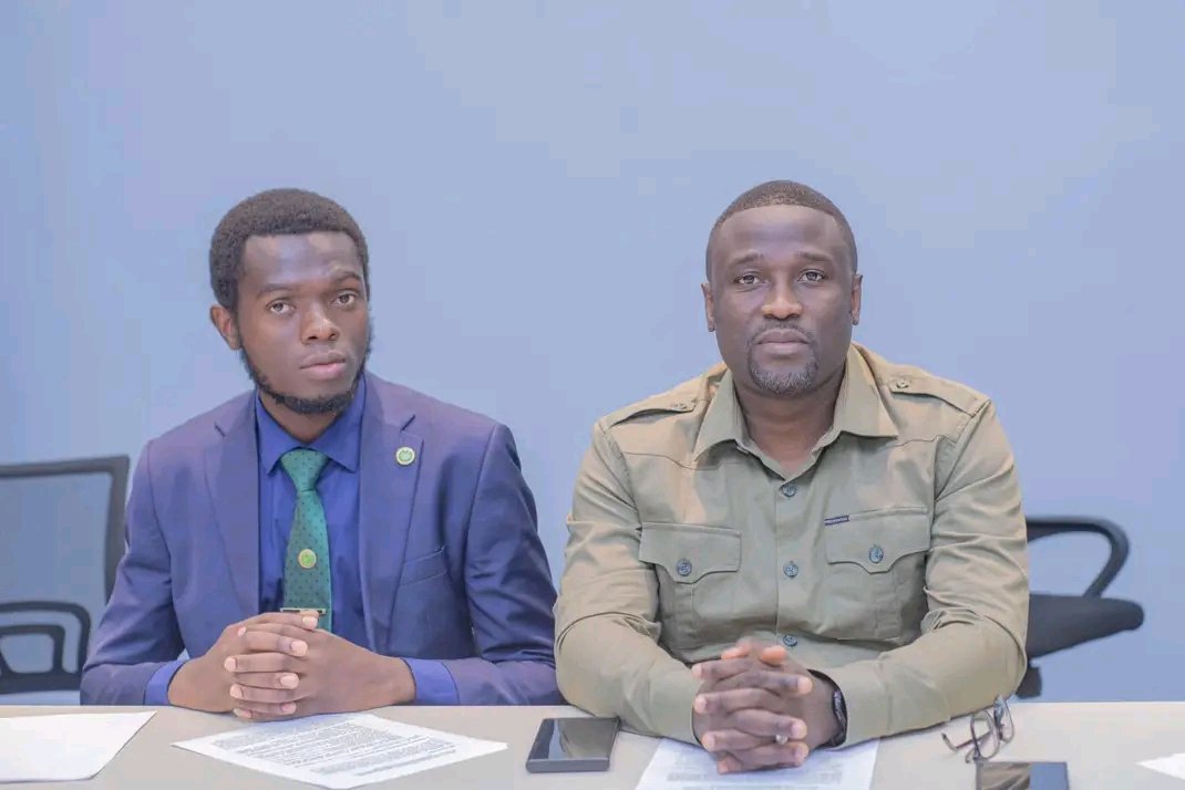 Kinshasa : un cadre du parti de Seth Kikuni interpellé par le renseignement, sur fond de tensions autour du FRN